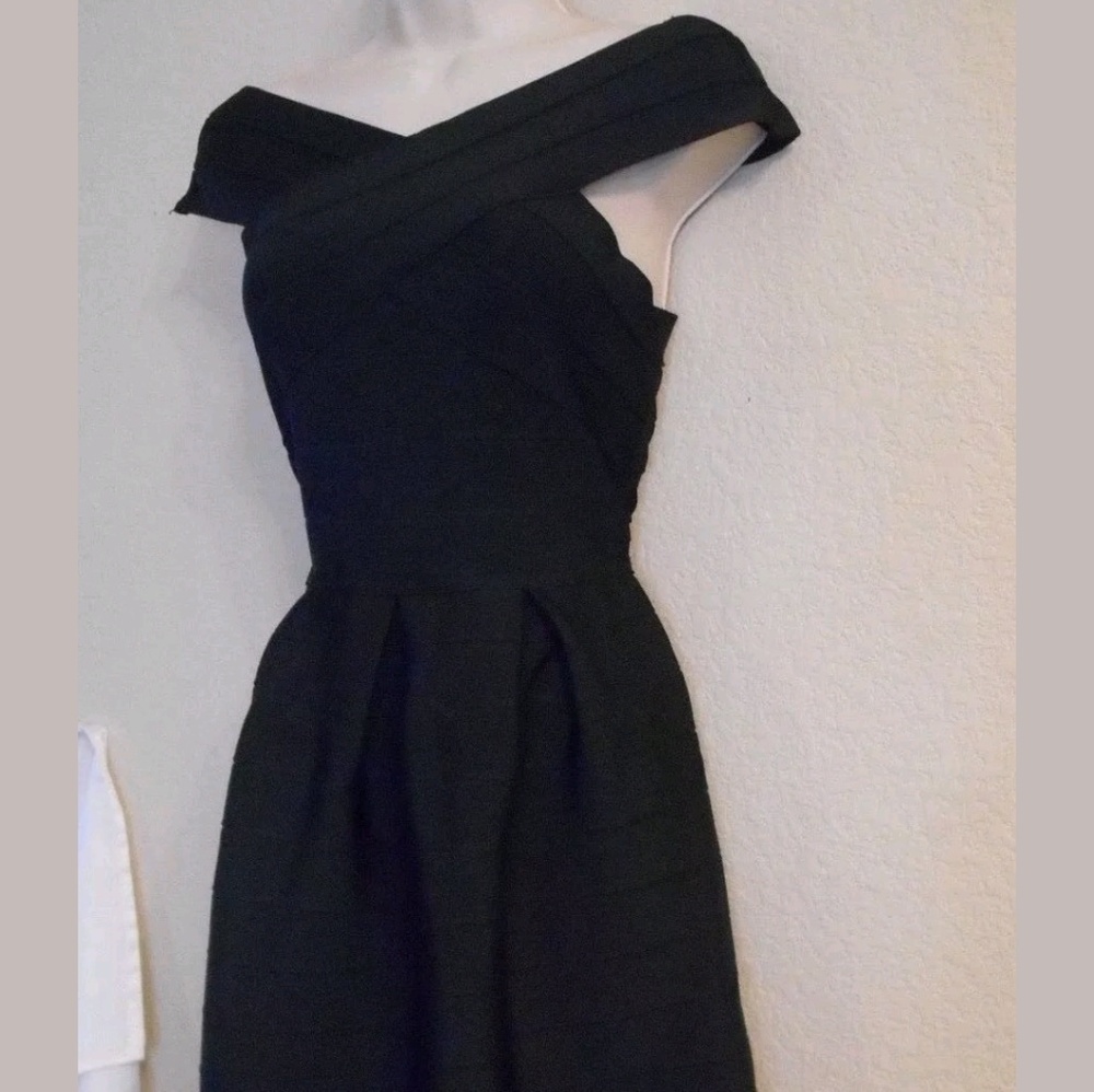 sz L (US 8-10) NWOT Bandage Dress Pleated Waist